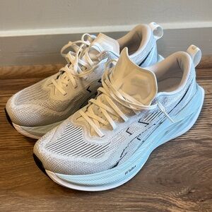 ASICS Superblast 2 - Size Men’s 9.5